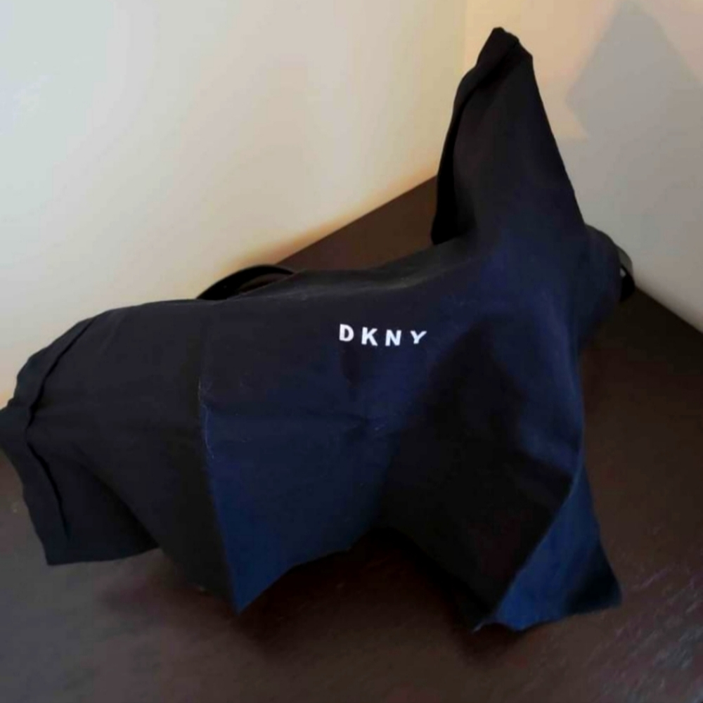 DKNY Purse Handbag - Picture 8 of 8